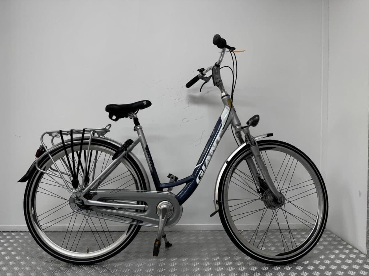 Tweedehands Giant Stadsfiets Grijs/Blauw - Rijklaar & Betaalbaar